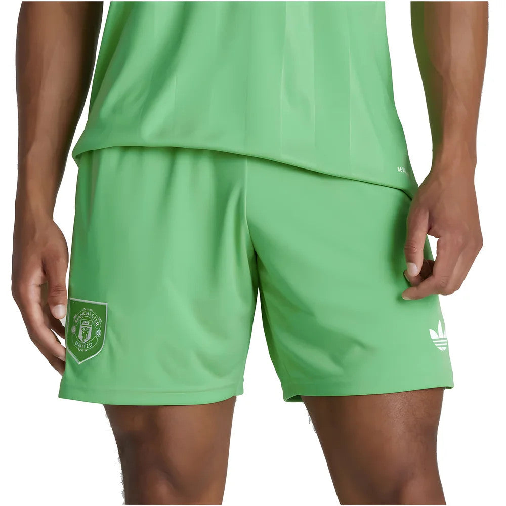 2025-2026 Man Utd Third Goalkeeper Shorts (Green)_0